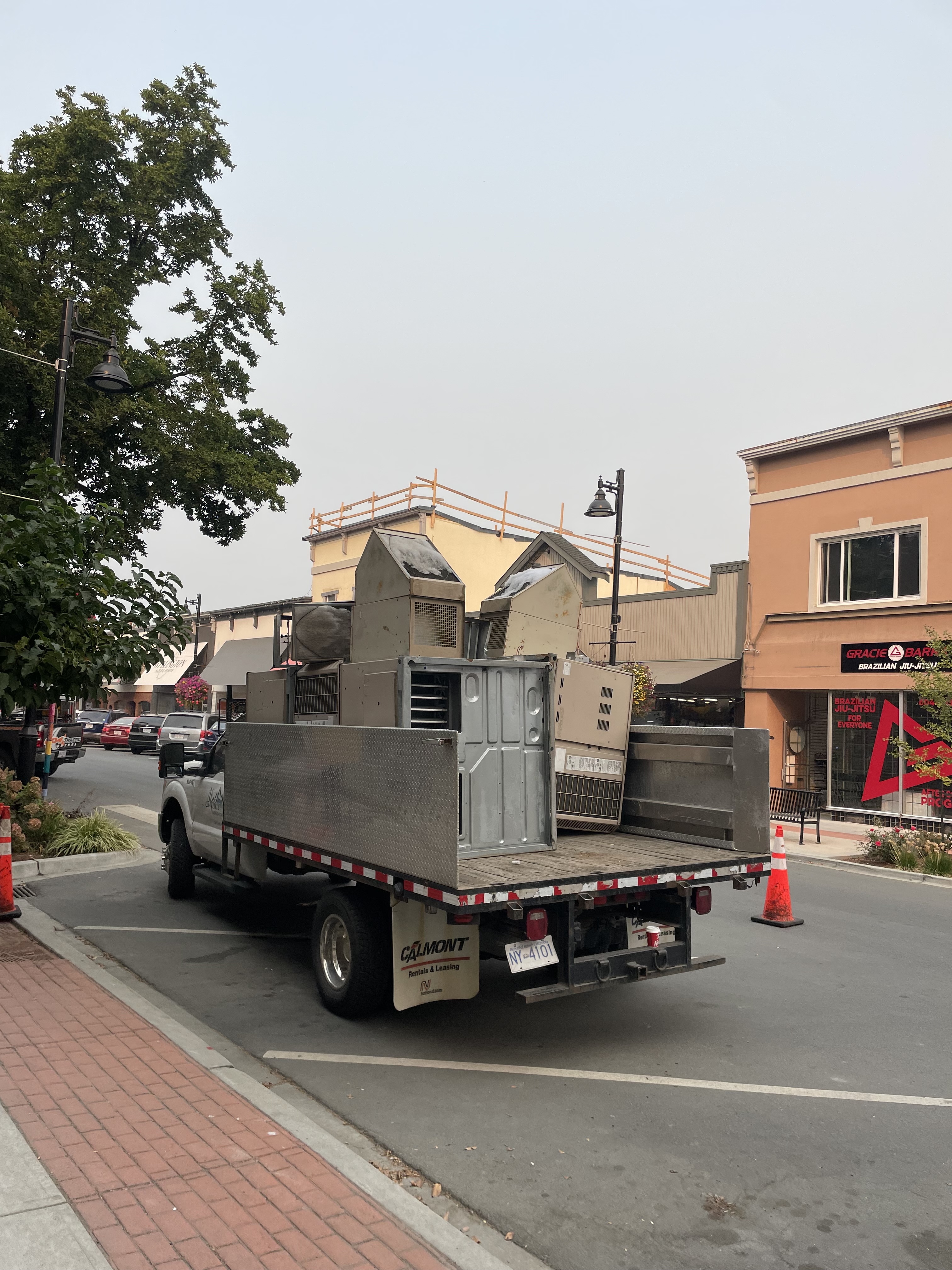 Alpine Refrigeration service truck loaded with commercial HVAC equipment for emergency make-up air system repair